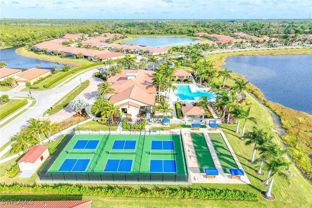 1439 Oceania Drive S Naples FL 34113