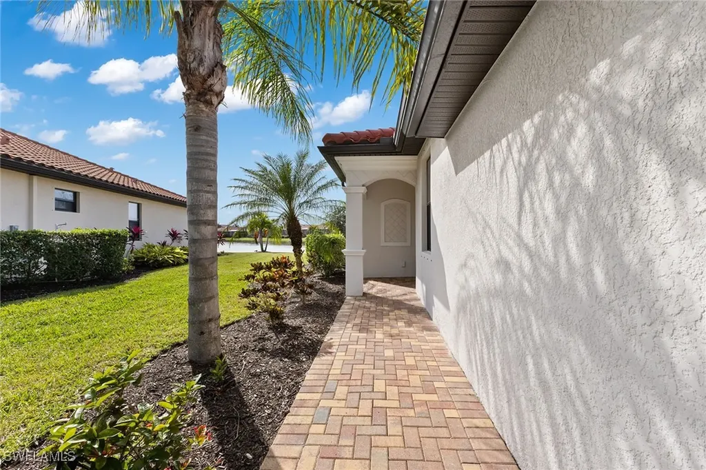 1439 Oceania Drive S Naples FL 34113