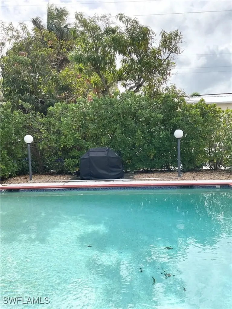 964 8th Avenue S Naples FL 34102