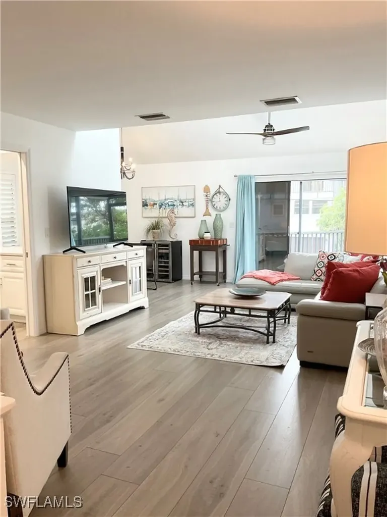 964 8th Avenue S Naples FL 34102