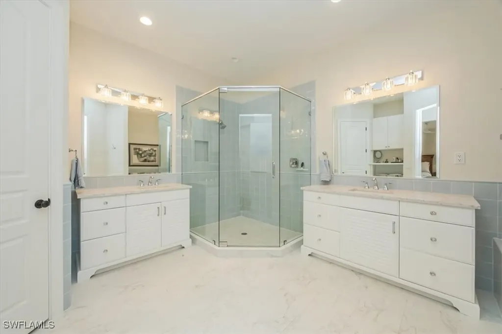 1007 Tivoli Drive Naples FL 34104