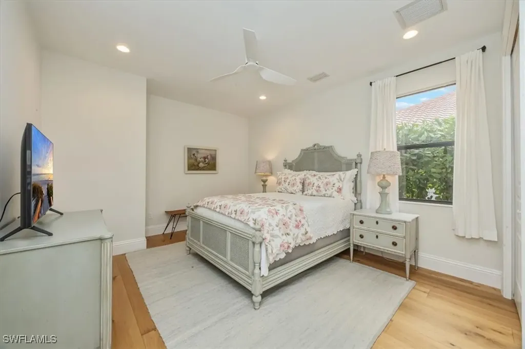 1007 Tivoli Drive Naples FL 34104