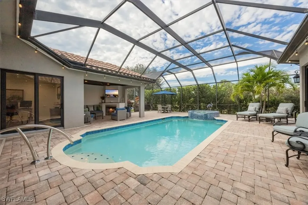 1007 Tivoli Drive Naples FL 34104