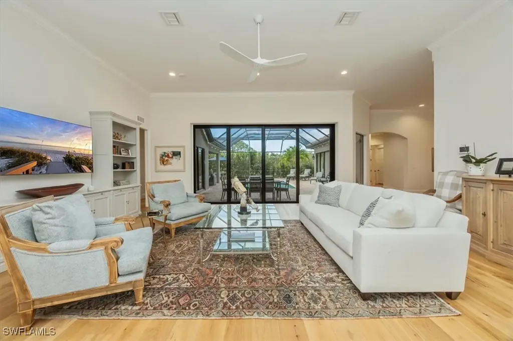 1007 Tivoli Drive Naples FL 34104