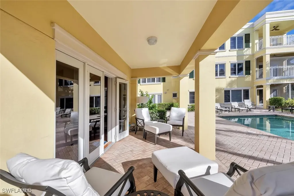 325 3rd Street S Naples FL 34102