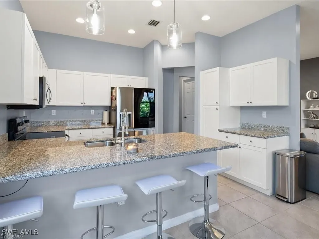 8812 Madrid Circle Naples FL 34104