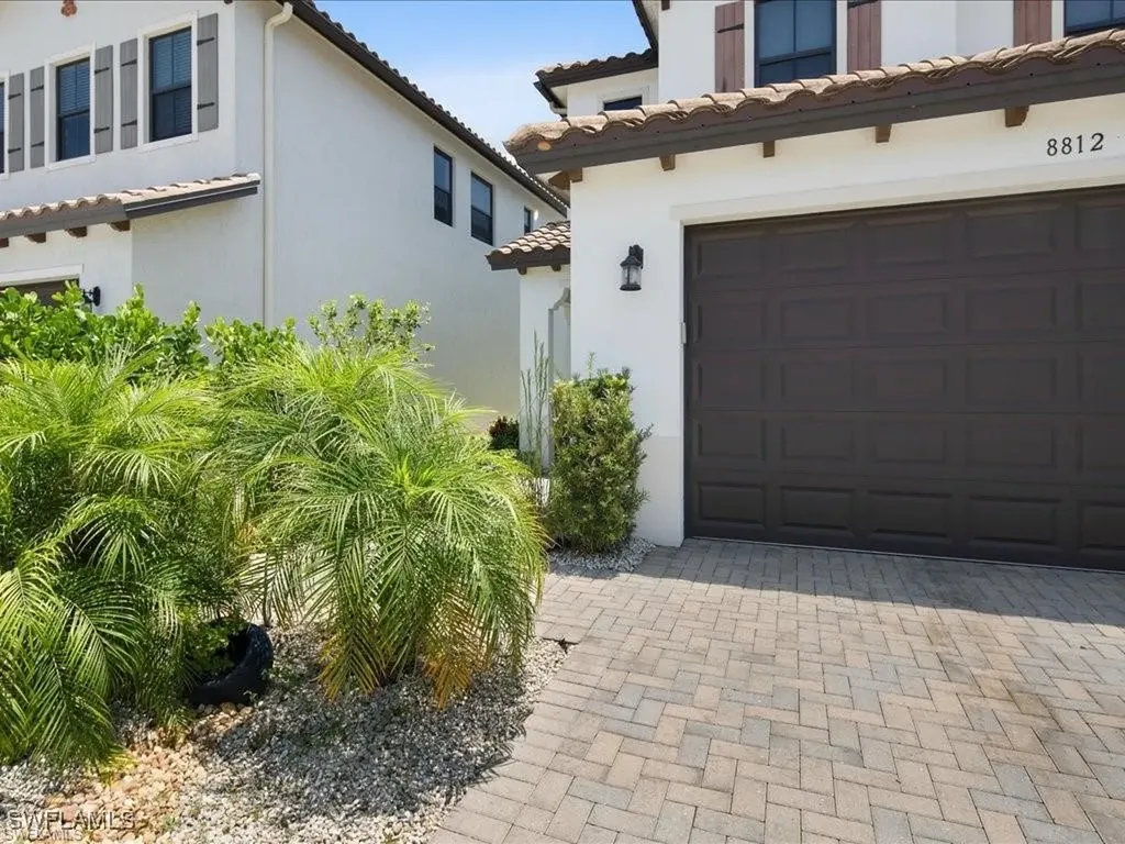 8812 Madrid Circle Naples FL 34104