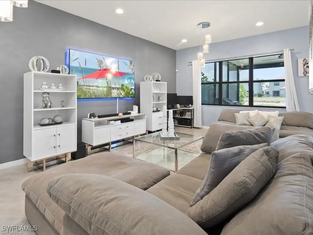 8812 Madrid Circle Naples FL 34104