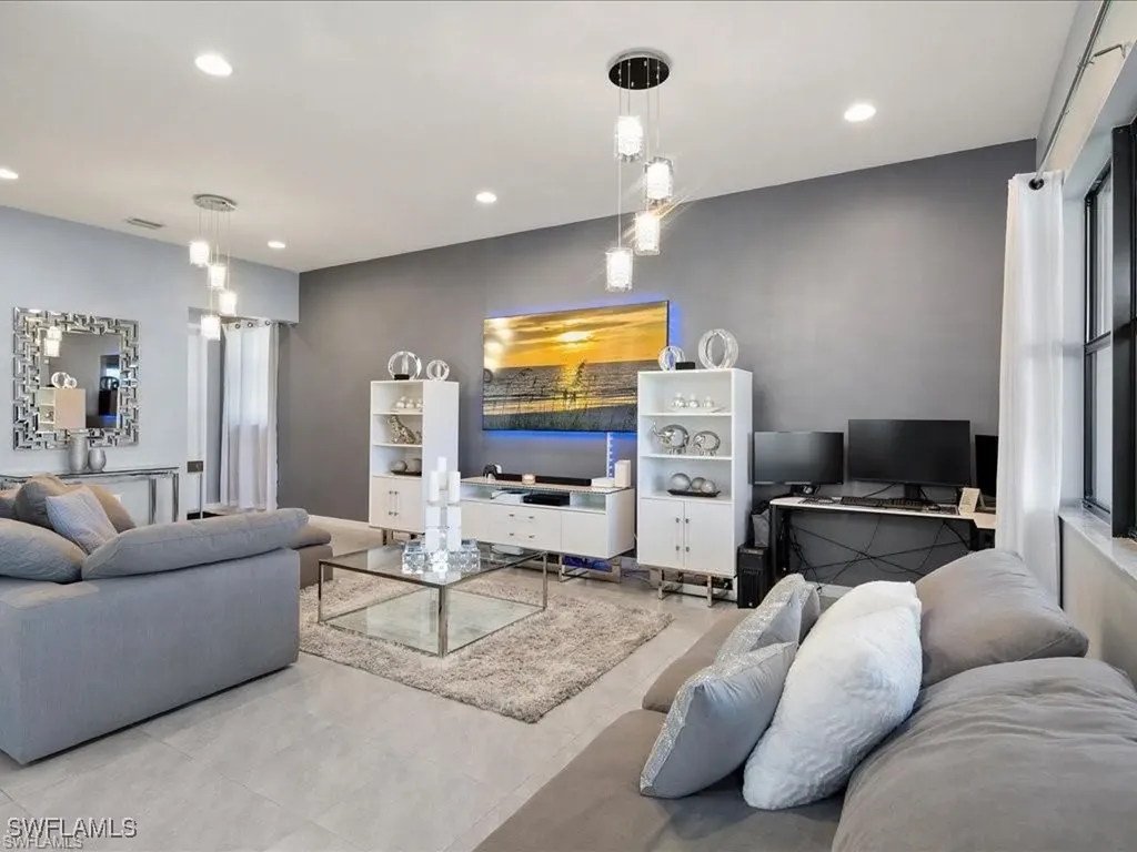 8812 Madrid Circle Naples FL 34104