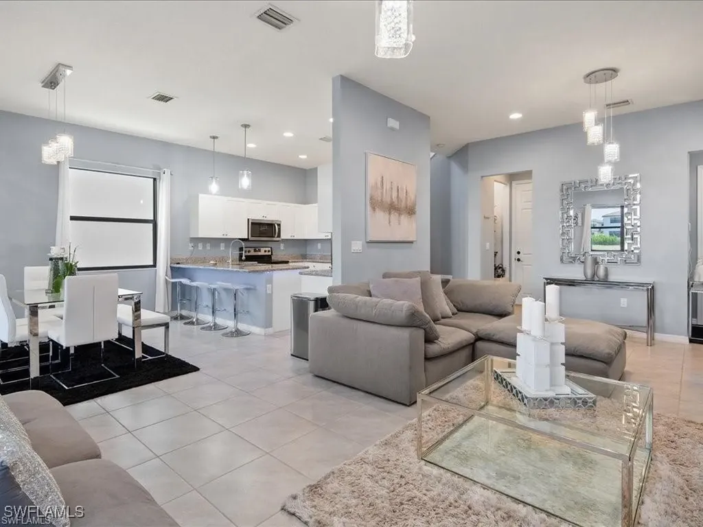 8812 Madrid Circle Naples FL 34104