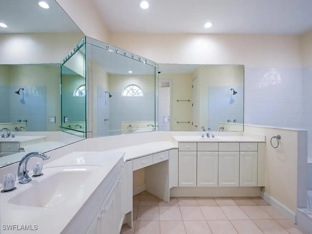 7817 Vizcaya Way Naples FL 34108