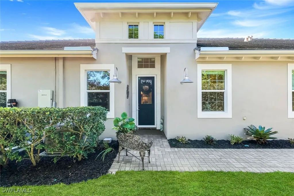 5802 Haiti Drive Naples FL 34113