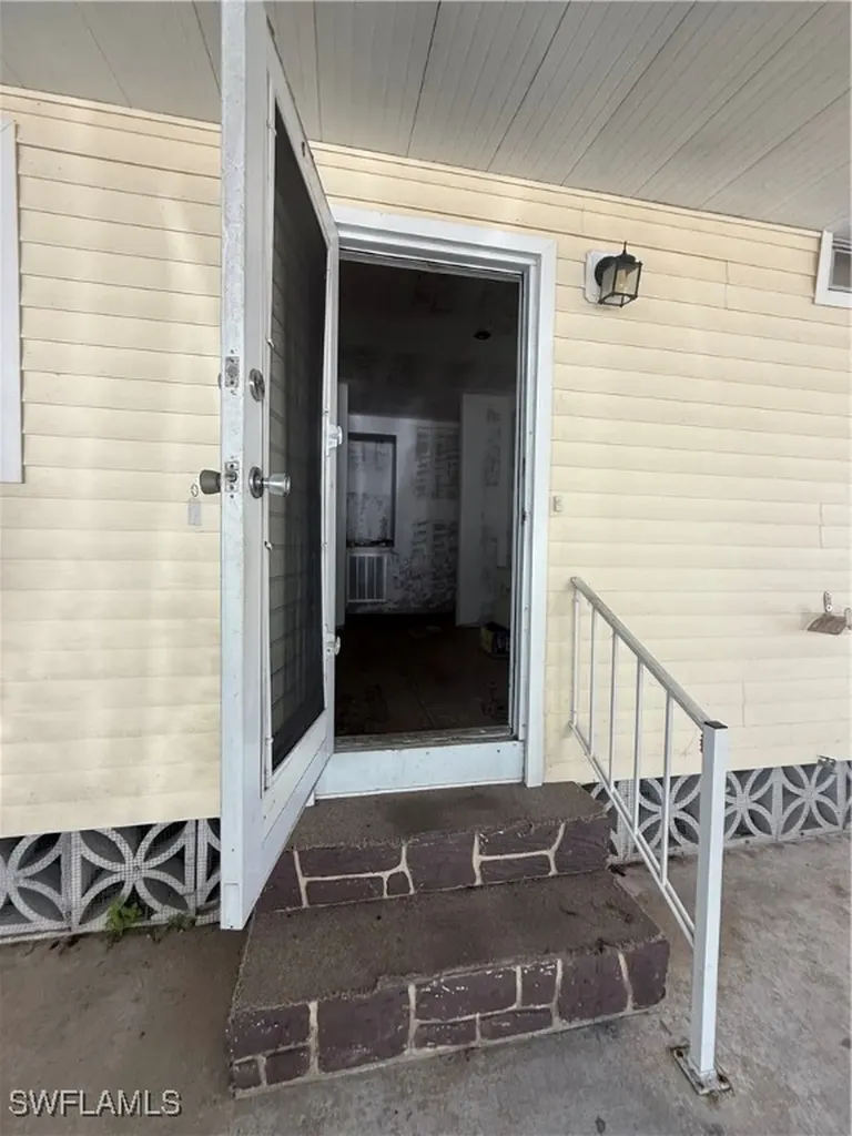 350 Shoreland Drive Fort Myers FL 33905