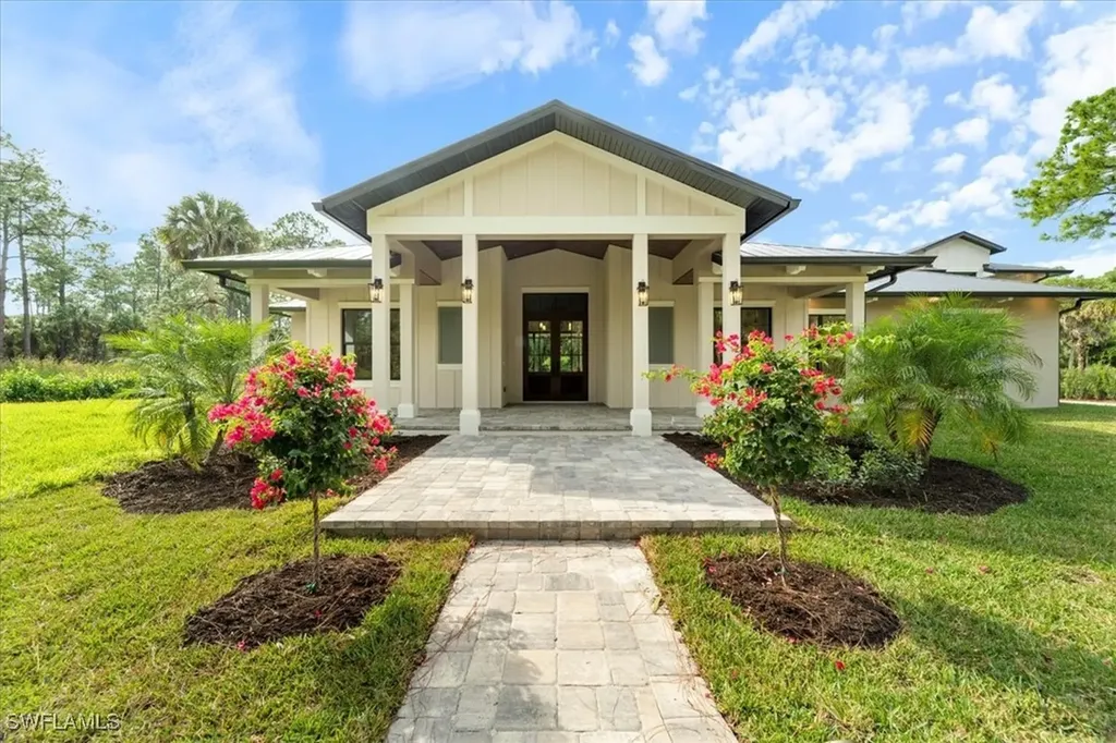 Naples FL, 699 1ST Street NW