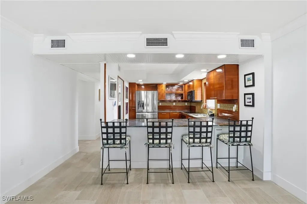 200 Periwinkle Way Sanibel FL 33957