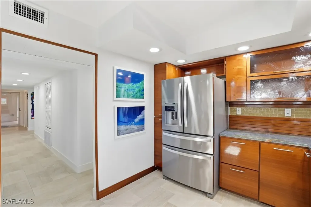 200 Periwinkle Way Sanibel FL 33957