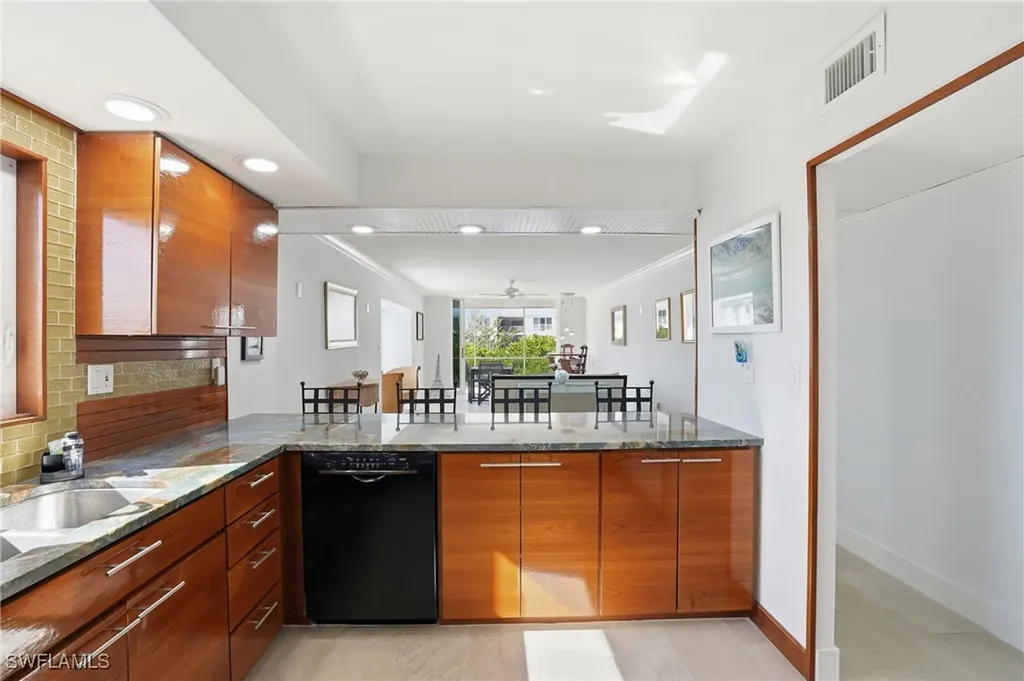 200 Periwinkle Way Sanibel FL 33957