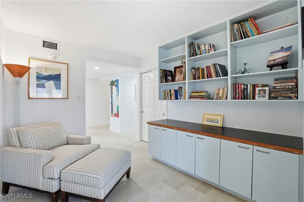 200 Periwinkle Way Sanibel FL 33957