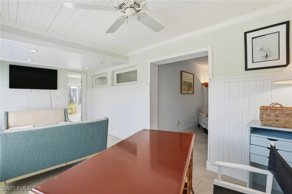 200 Periwinkle Way Sanibel FL 33957