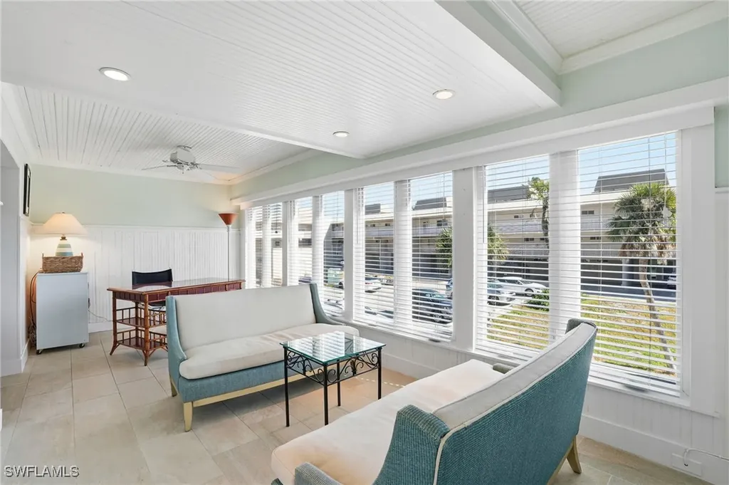 200 Periwinkle Way Sanibel FL 33957