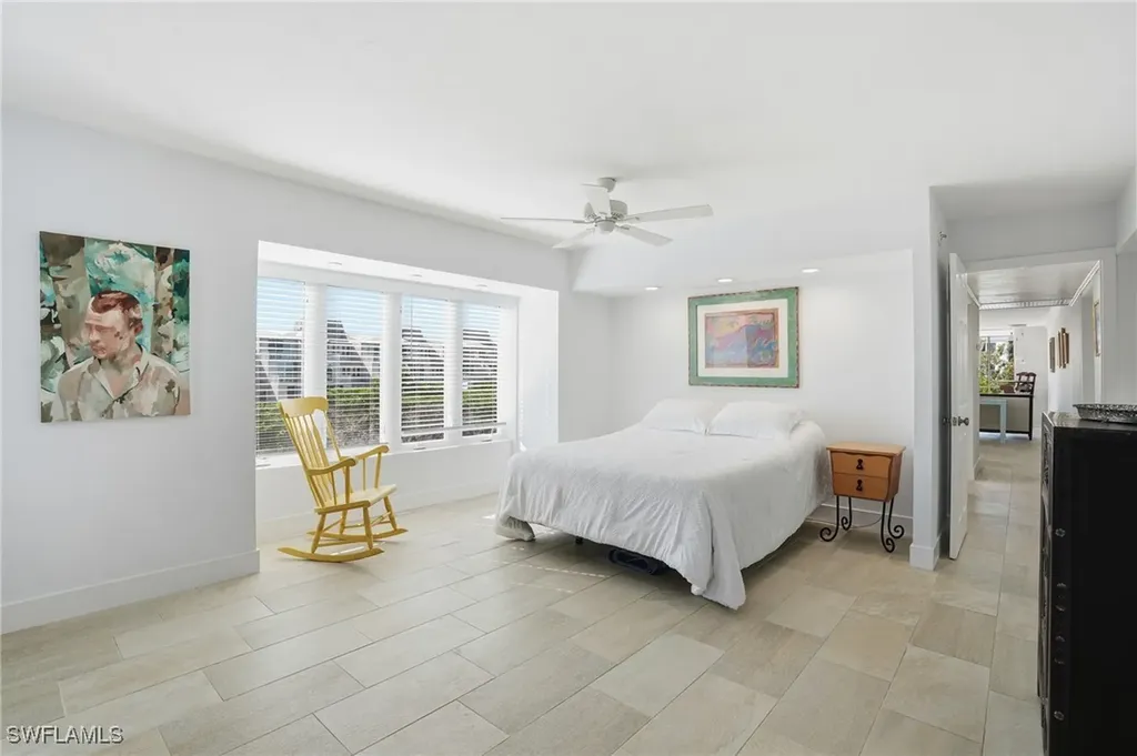 200 Periwinkle Way Sanibel FL 33957