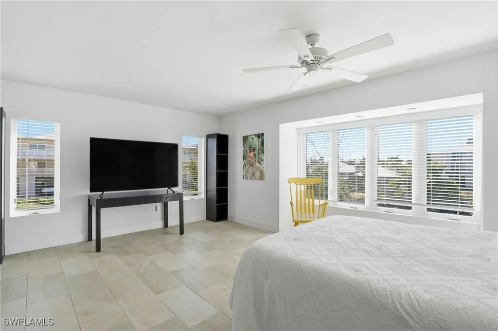 200 Periwinkle Way Sanibel FL 33957