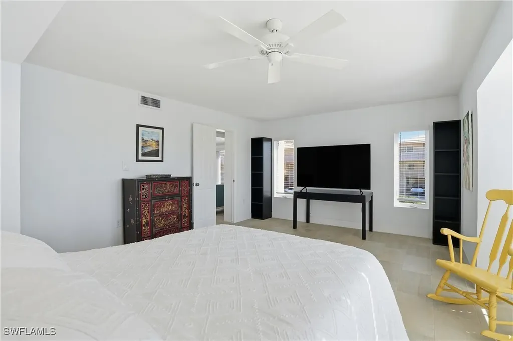 200 Periwinkle Way Sanibel FL 33957