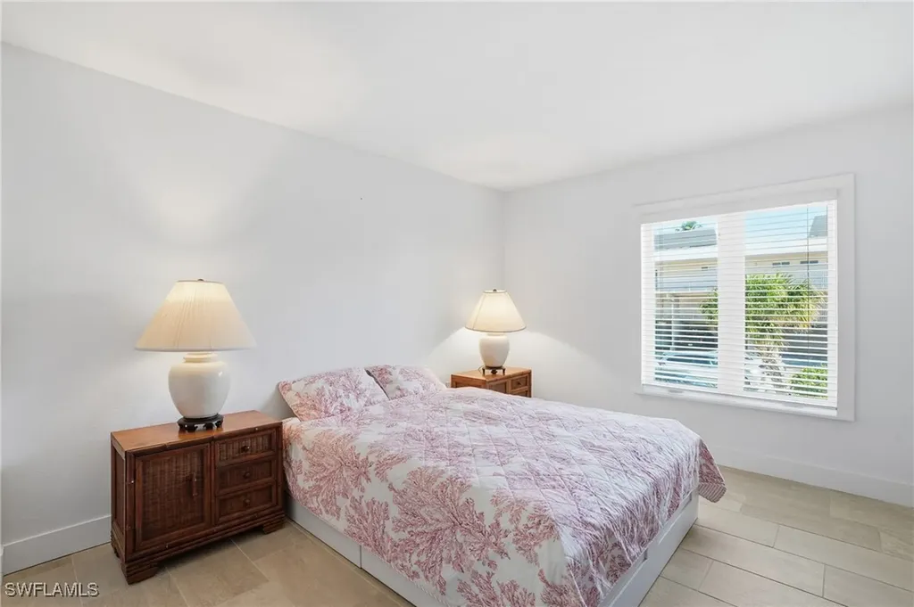 200 Periwinkle Way Sanibel FL 33957