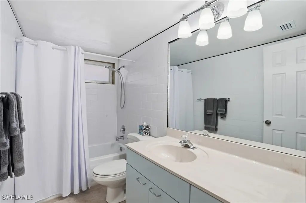 200 Periwinkle Way Sanibel FL 33957