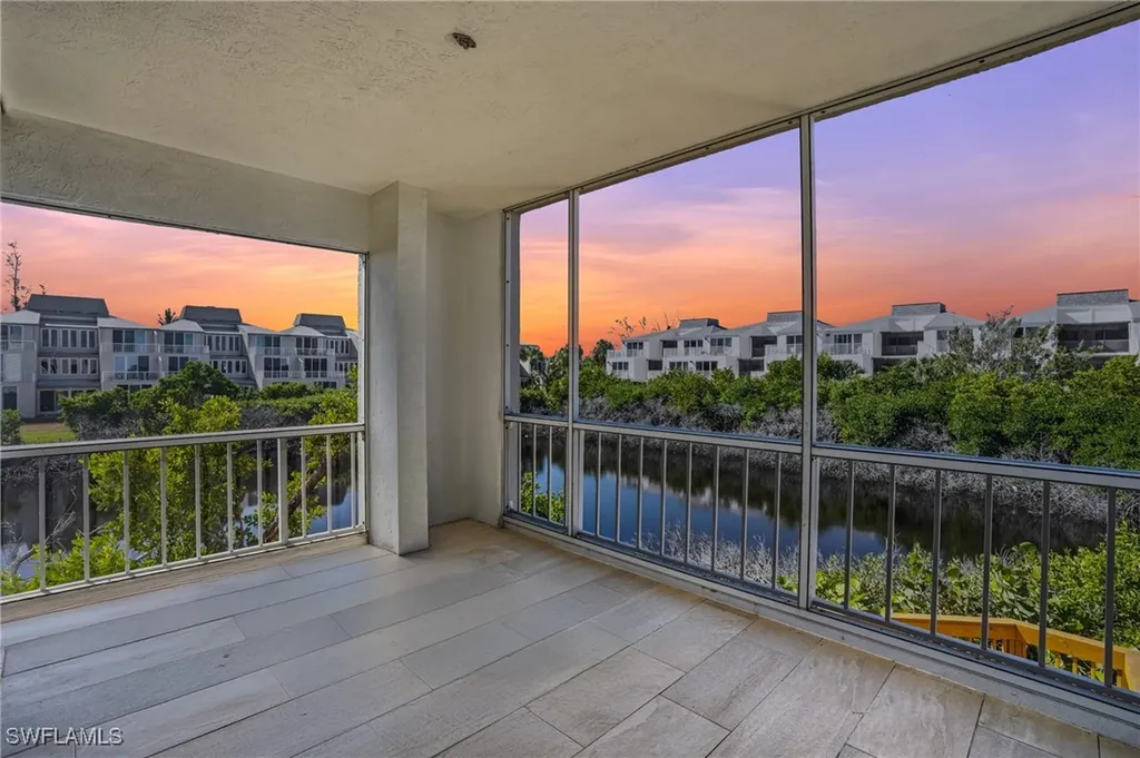 200 Periwinkle Way Sanibel FL 33957