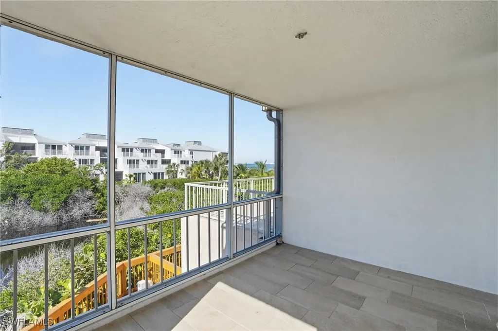 200 Periwinkle Way Sanibel FL 33957