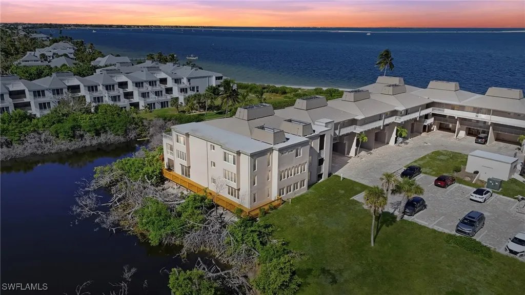 200 Periwinkle Way Sanibel FL 33957