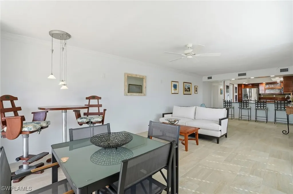 200 Periwinkle Way Sanibel FL 33957