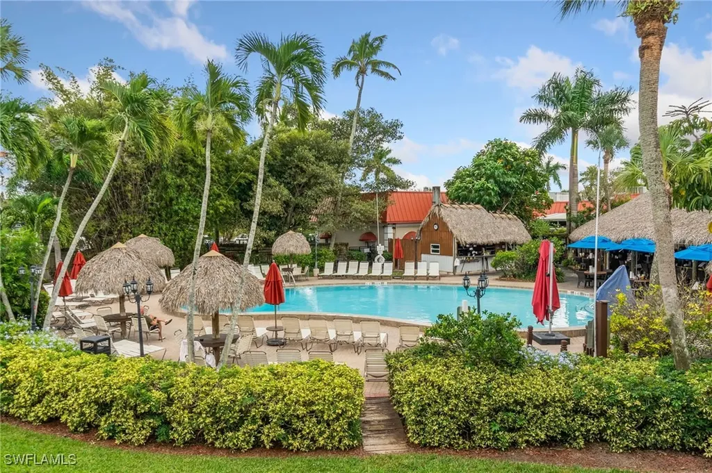 2555 Tamiami Trail N Naples FL 34103