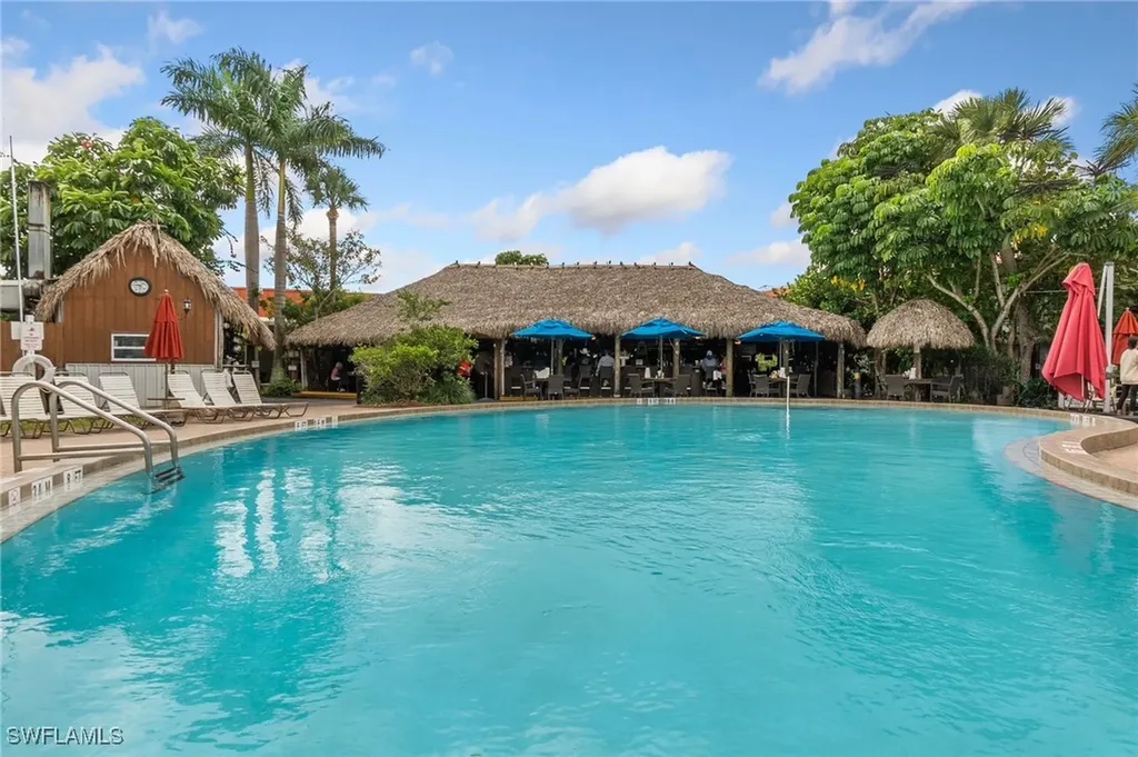 2555 Tamiami Trail N Naples FL 34103