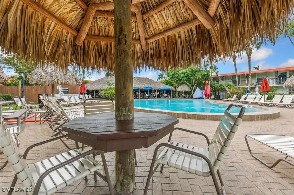 2555 Tamiami Trail N Naples FL 34103