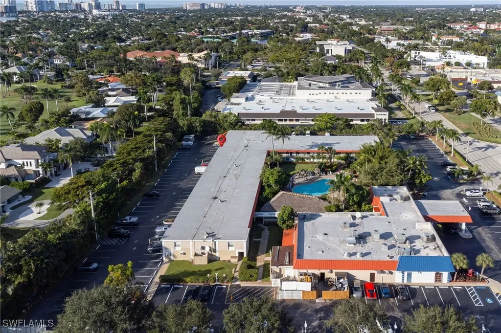 2555 Tamiami Trail N Naples FL 34103