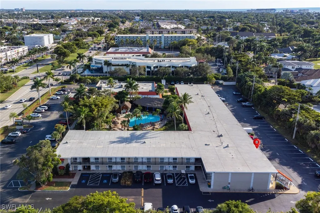 2555 Tamiami Trail N Naples FL 34103
