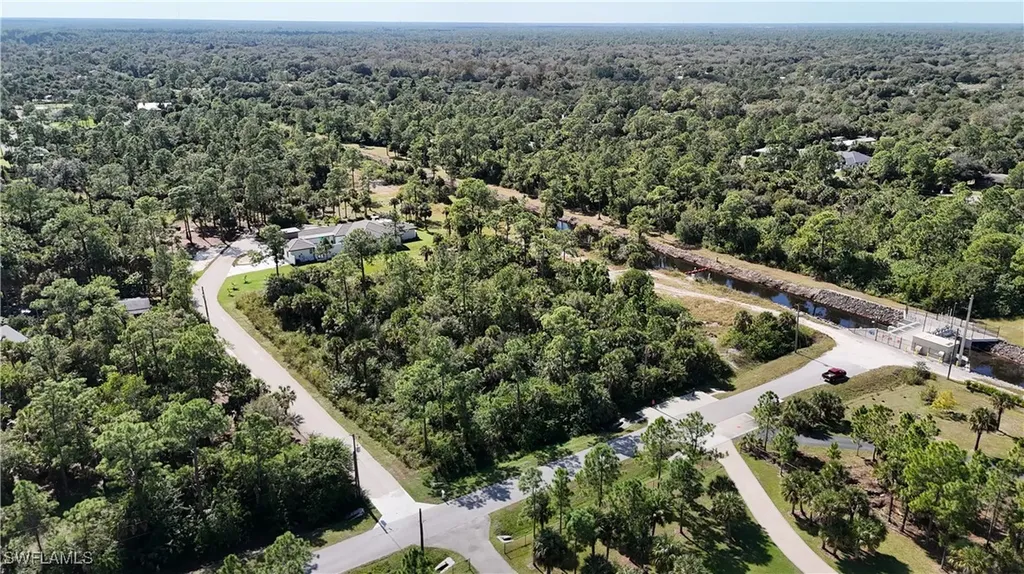8TH Avenue NE Naples FL 34120