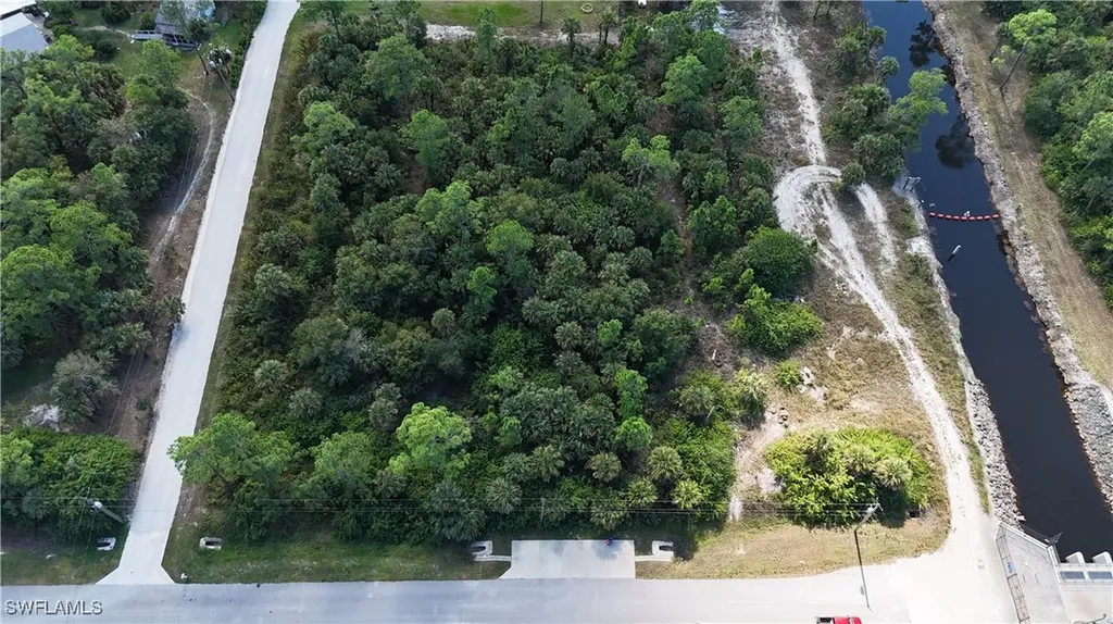 8TH Avenue NE Naples FL 34120