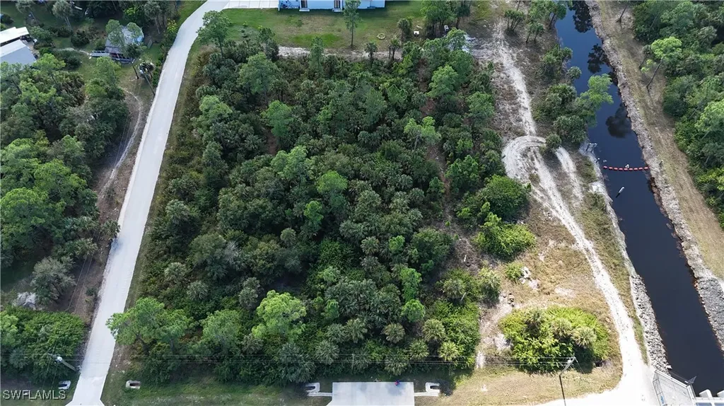 8TH Avenue NE Naples FL 34120