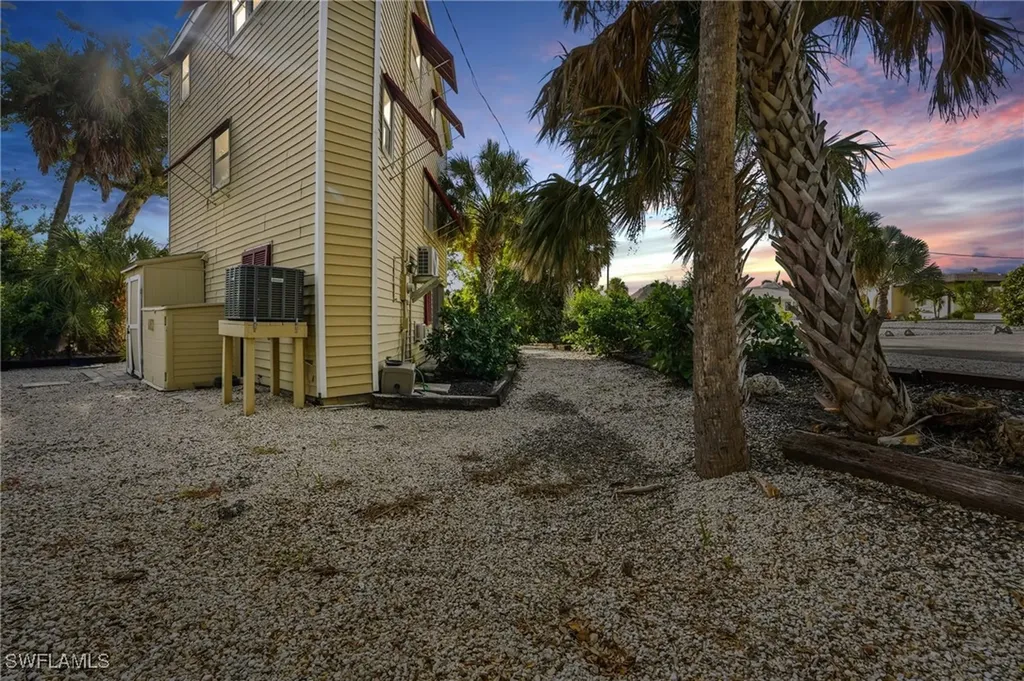 5431 Oak Ridge Avenue Fort Myers Beach FL 33931