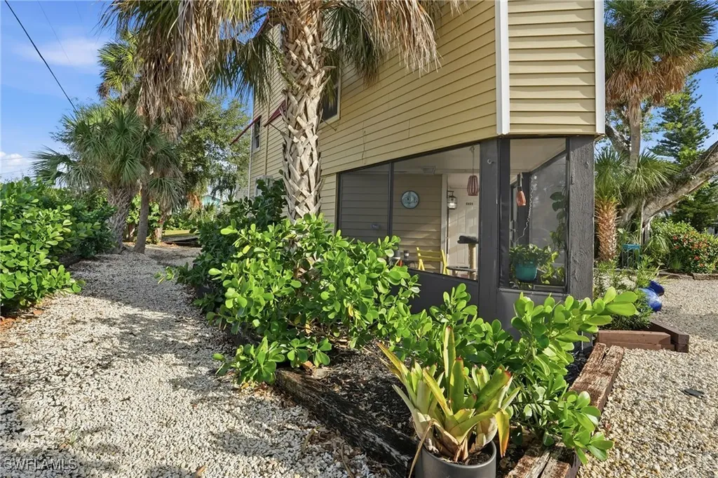 5431 Oak Ridge Avenue Fort Myers Beach FL 33931