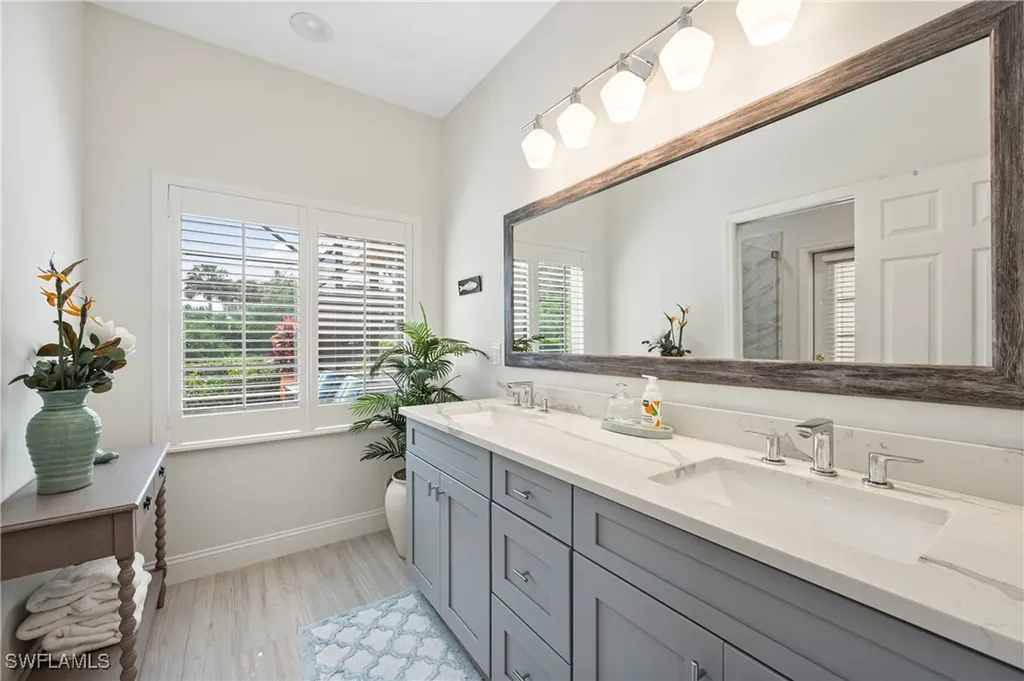 1742 Marsh Run Naples FL 34109
