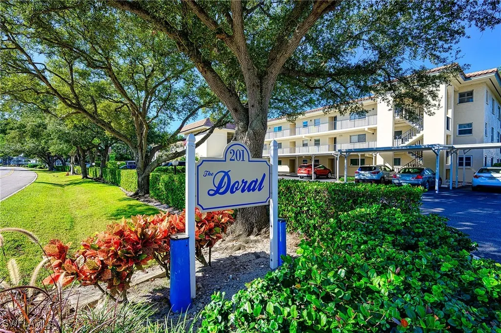 201 Quail Forest Boulevard Naples FL 34105