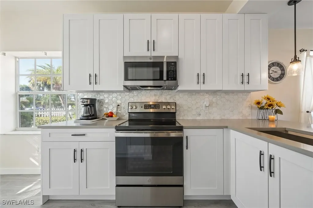 3347 N Key Drive North Fort Myers FL 33903