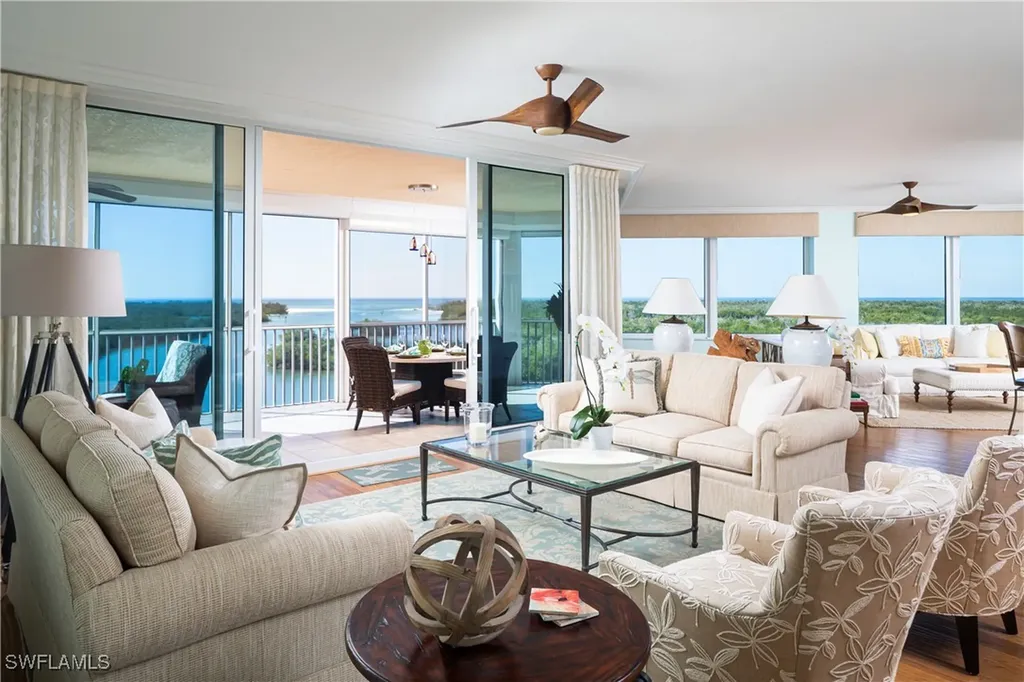 Naples FL, 425 Dockside Drive, Unit 605
