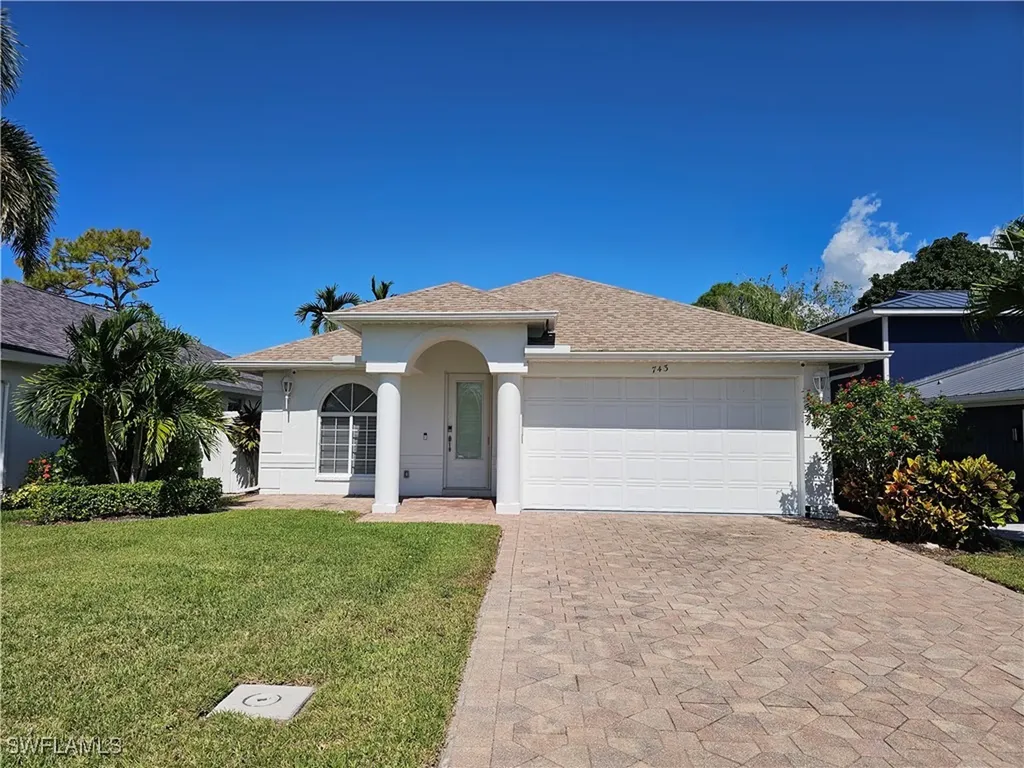 743 98th Avenue N Naples FL 34108