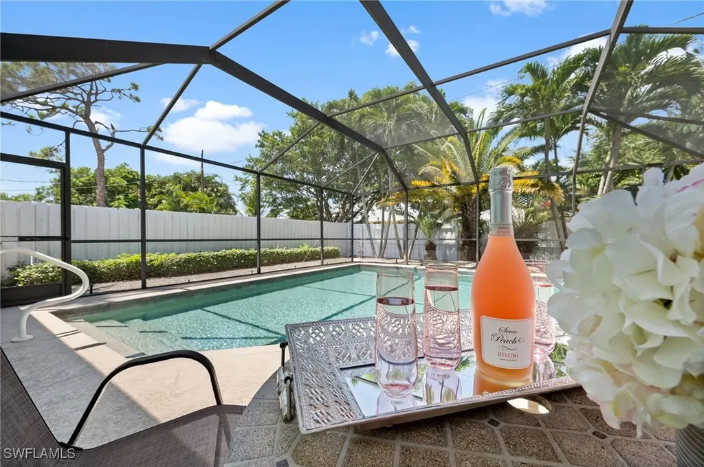 743 98th Avenue N Naples FL 34108