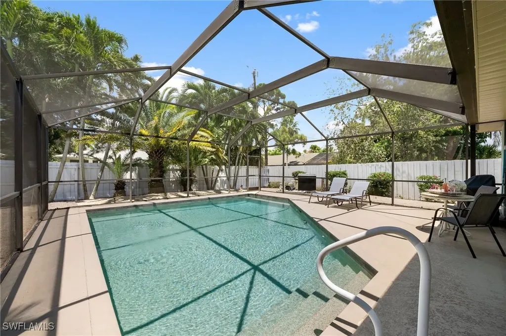 743 98th Avenue N Naples FL 34108